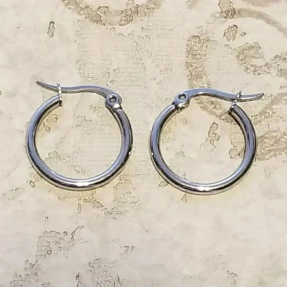 Sleek 316L Surgical Stainless Steel Silver 20mm Hypo Allergenic Hoop Earrings - Picture 2 of 5